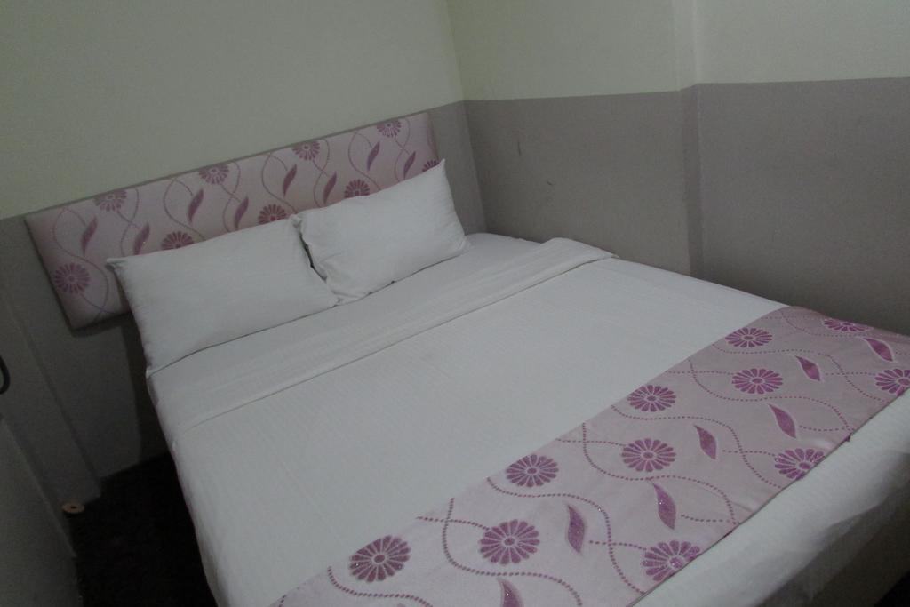 Meriton Hotel Singapore Room photo