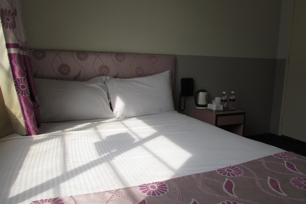 Meriton Hotel Singapore Room photo